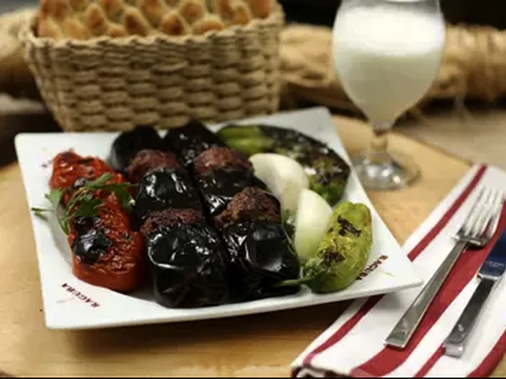 Patlıcanlı Yemeği