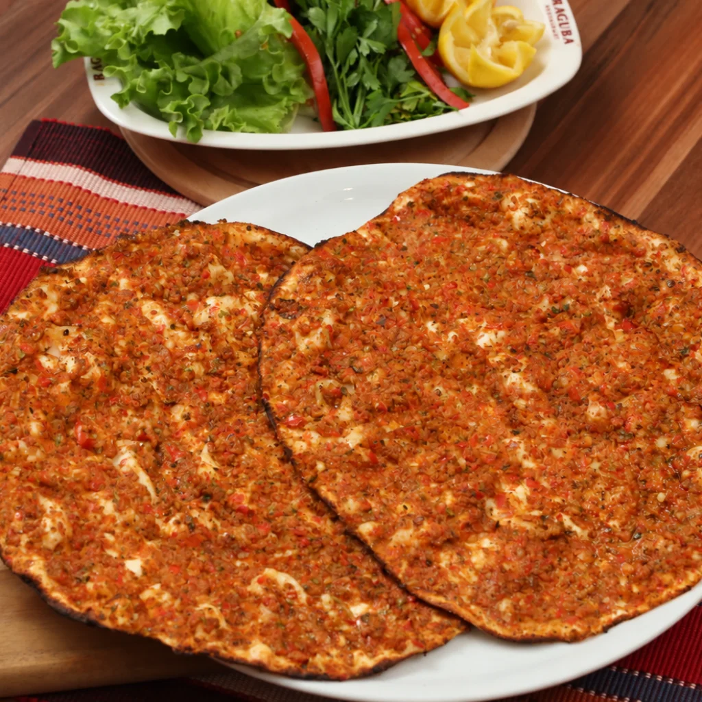 Kaşarlı Lahmacun